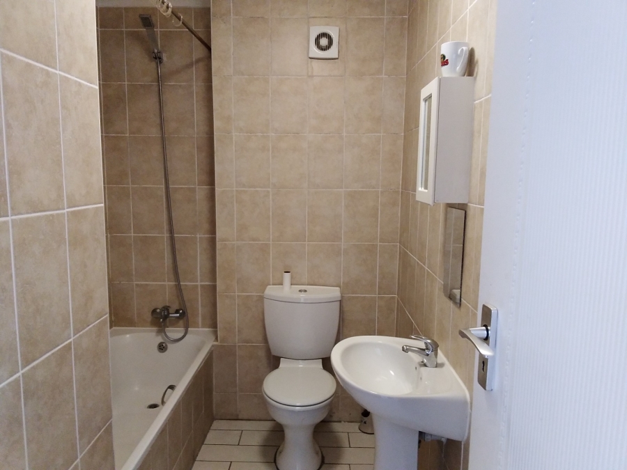 To Let 2 Bedroom Property for Rent in Gordons Bay Central Western Cape